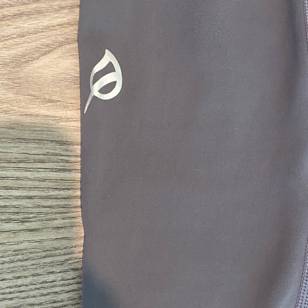 P’tula Alainah III Pocket Legging Women’s size Small Plum Gray Color Soft! - Picture 2 of 6